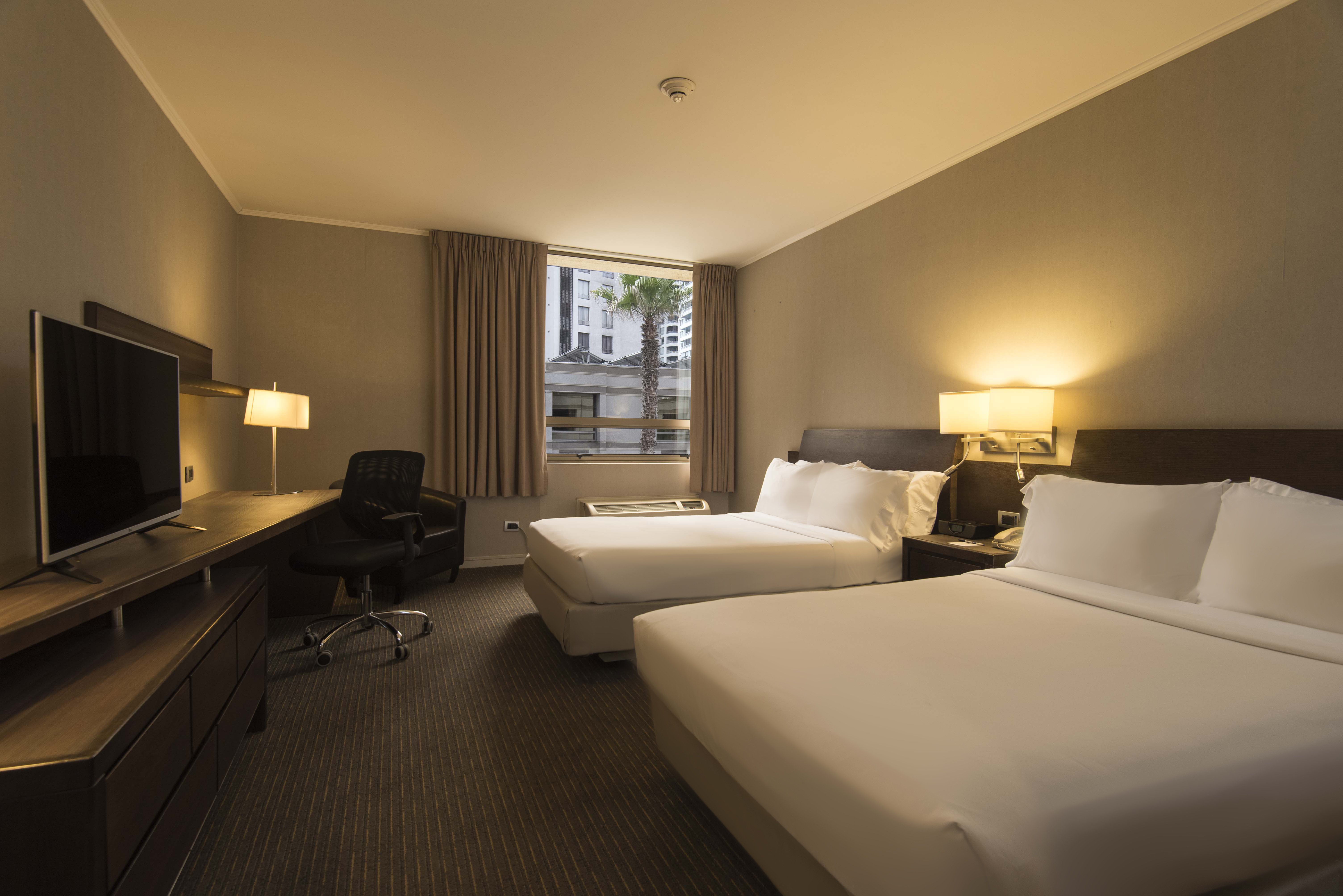 HOLIDAY INN EXPRESS IQUIQUE 19/74