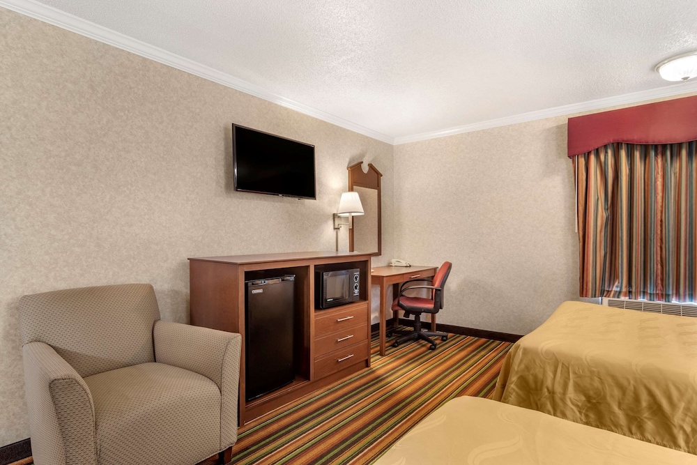 Quality Inn Marietta near Dobbins ARB 26/37