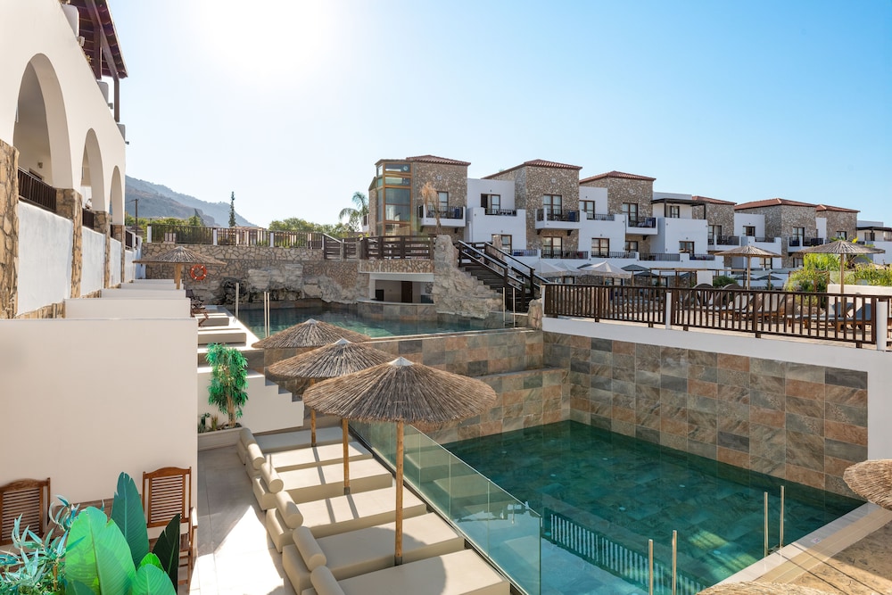 Costa Lindia Beach 36/47