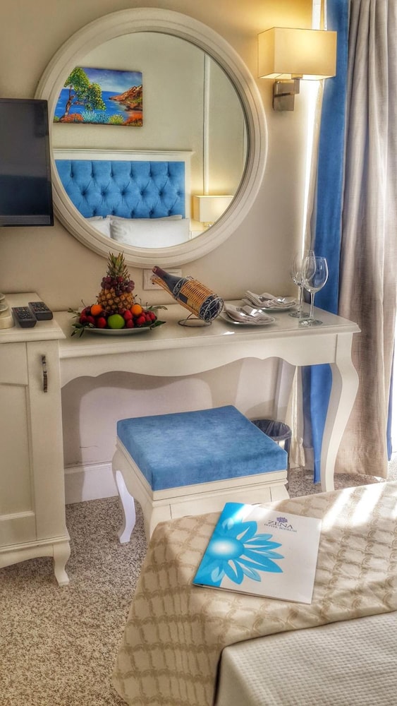 Zena Hotel Bodrum 8/25