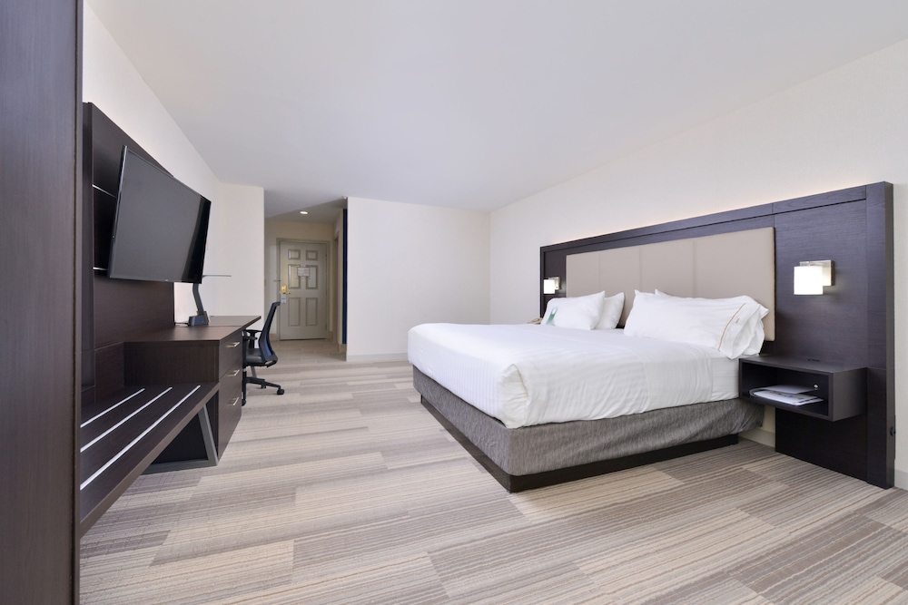 Holiday Inn Express Mystic 13/45