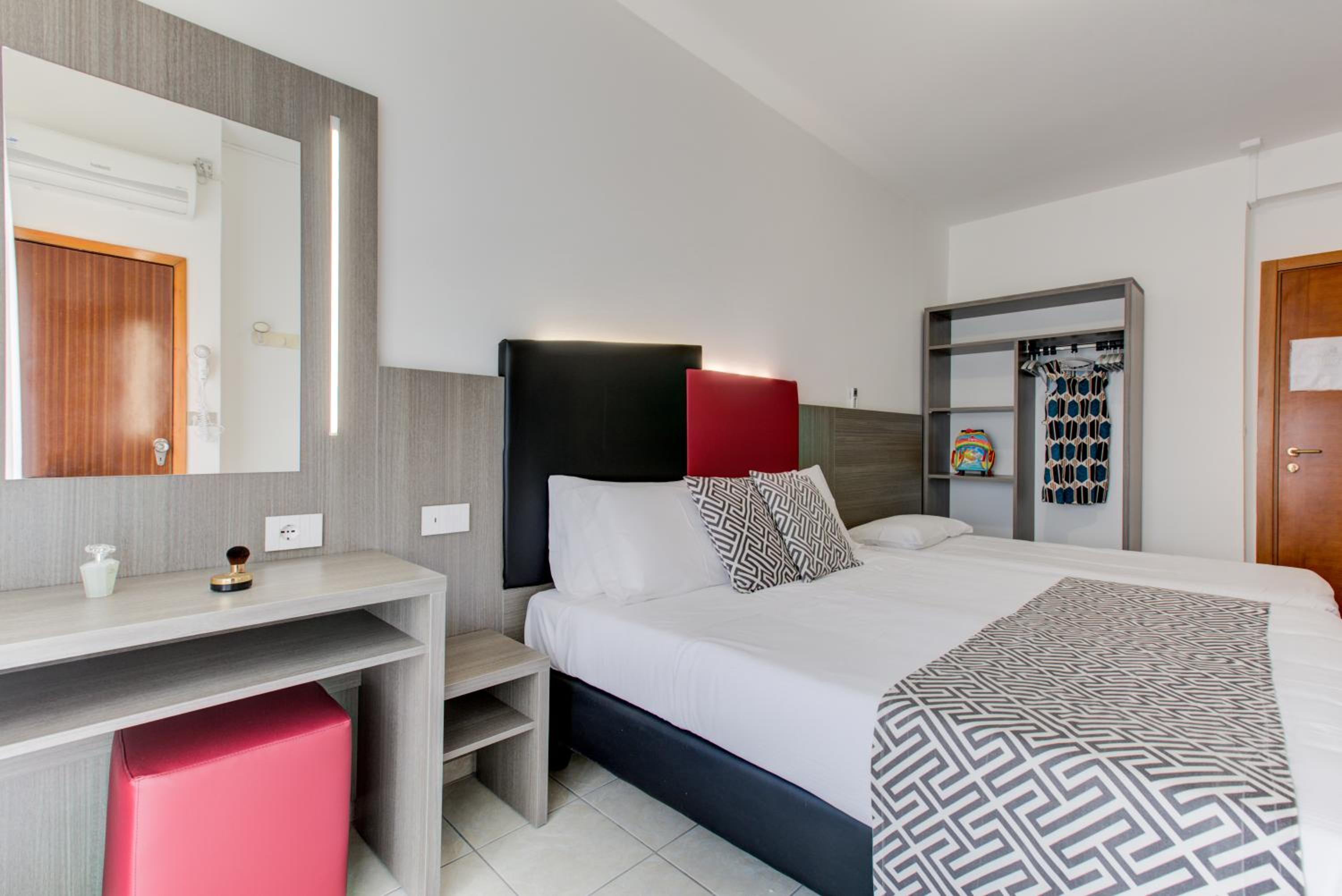 Room, Triple, Balcony, Grazia Hotel 8/10