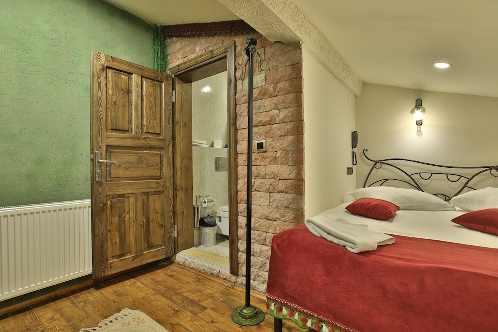 Standard, Queen Bed, Roof Floor