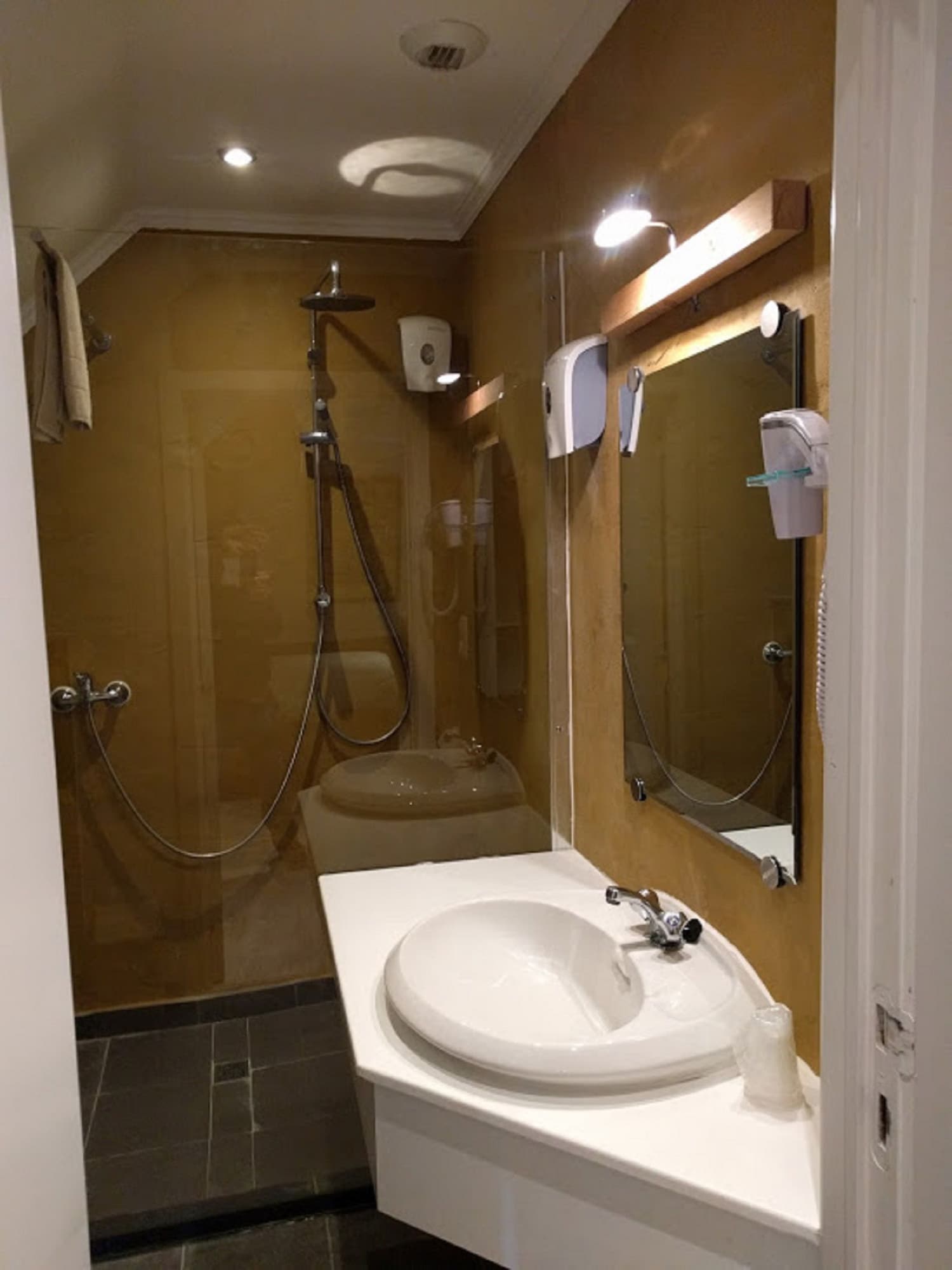 ROOM, TRIPLE, CANAL VIEW