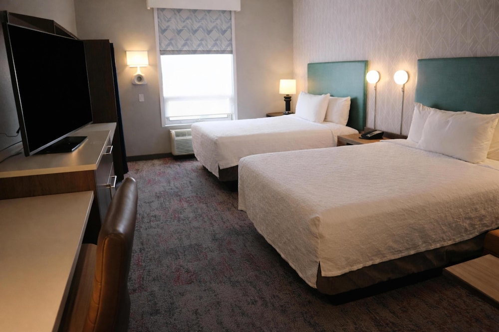 STUDIO, 2 QUEEN BEDS