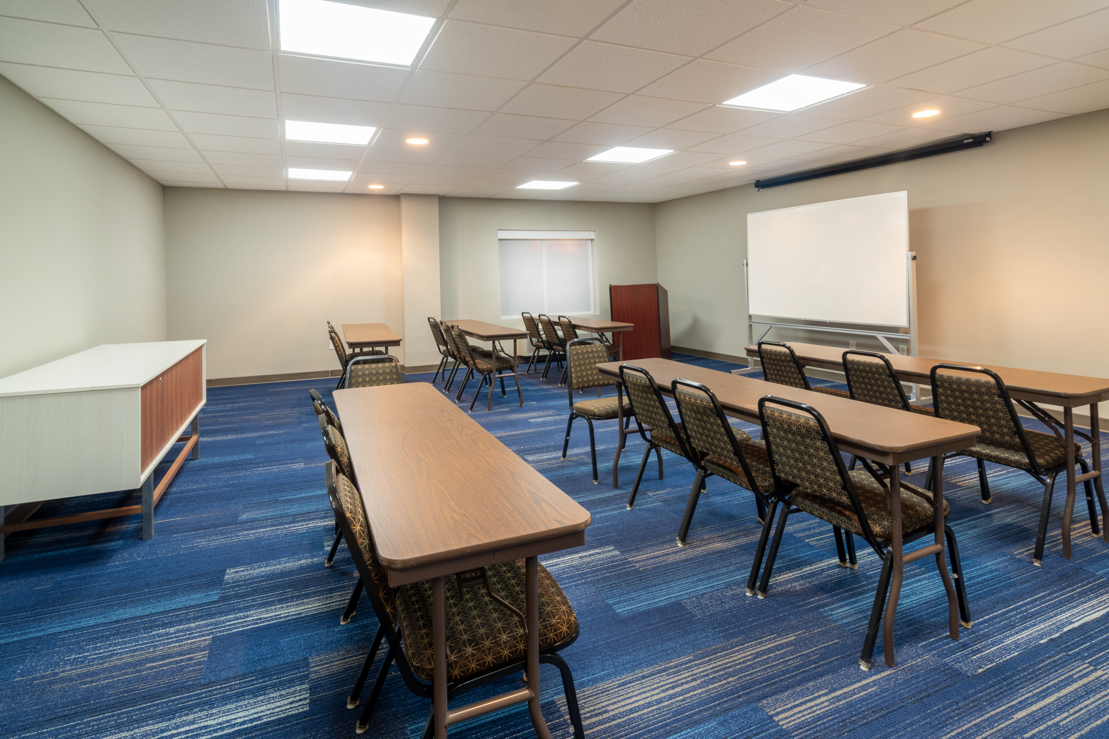 Holiday Inn Express Hotel And Suites Magee 47/49