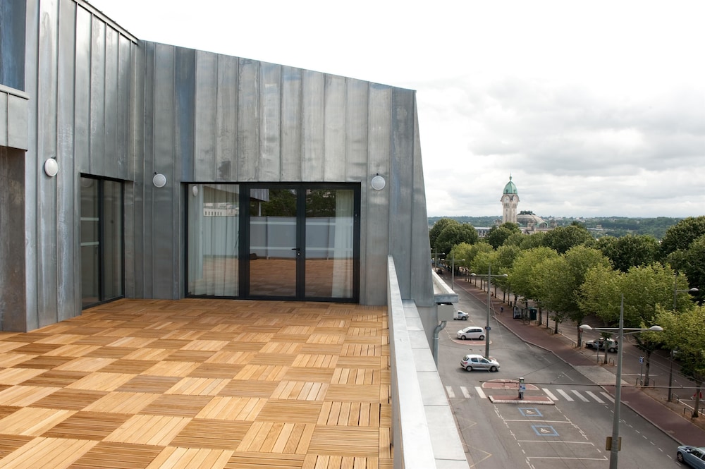 CAMPANILE LIMOGES CENTRE - GARE 61/70