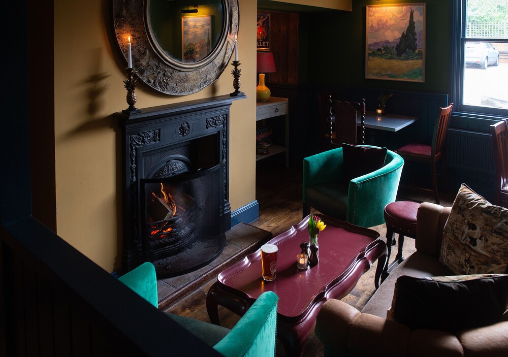 The Carnarvon Arms 38/53