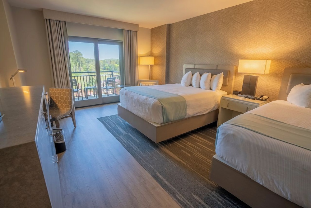 Spa, Lodge, 2 Queen Beds, Woods Side، Callaway Gardens 5/7