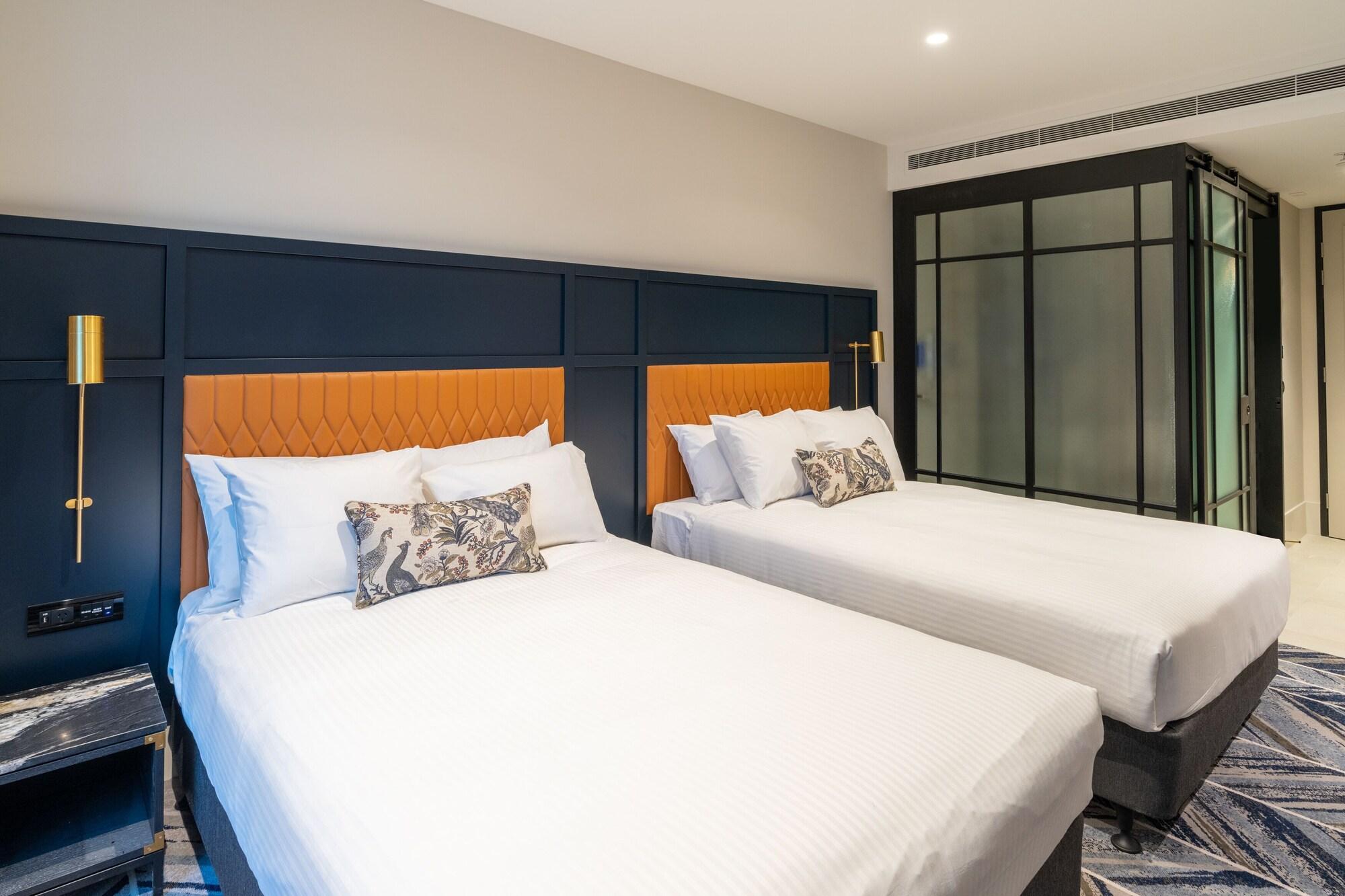 Discovery, Twin Beds