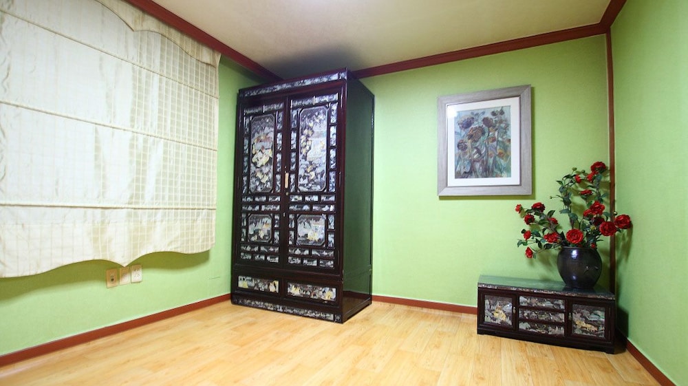 Gyeongju Kb Pension 18/40