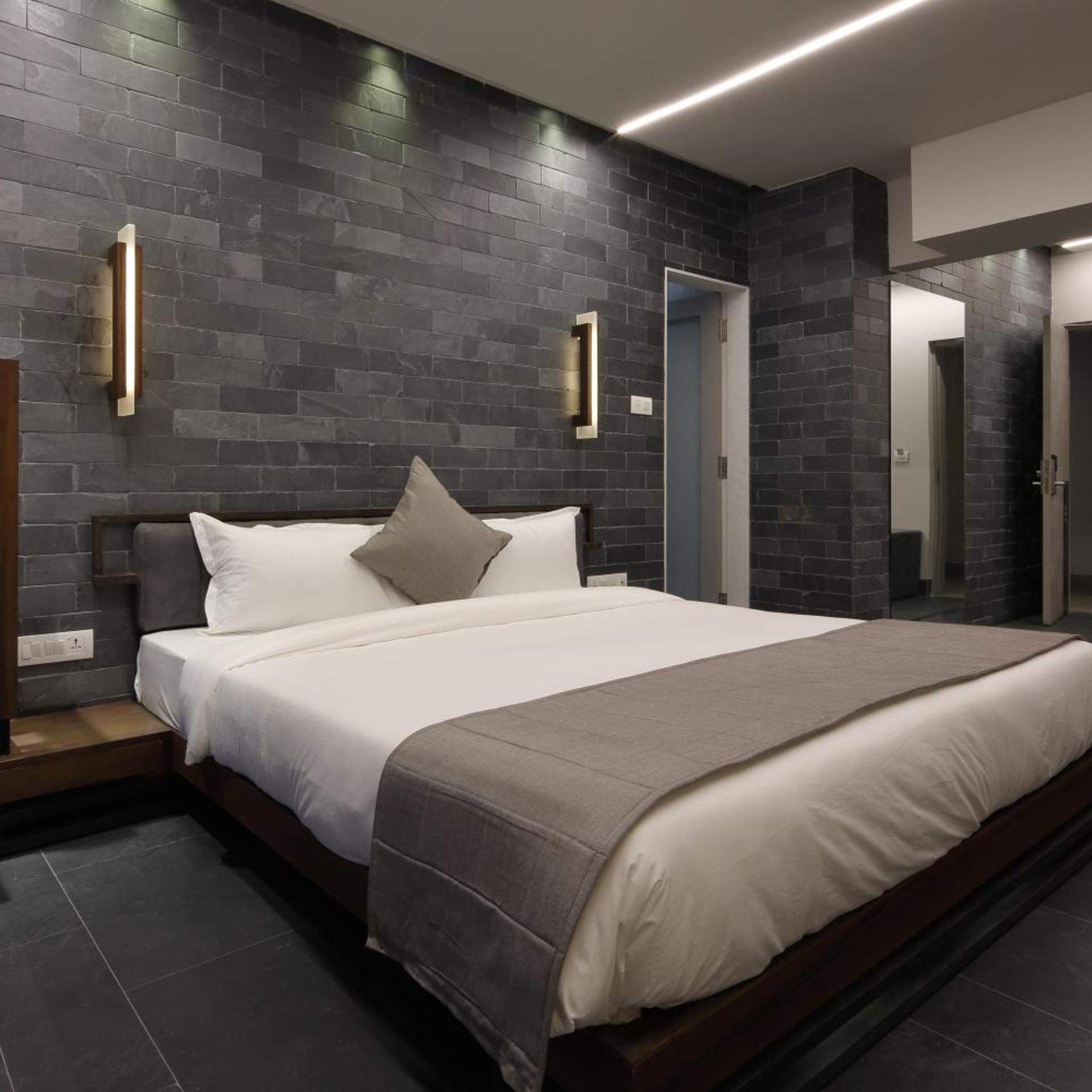 Hotel Carrefour 12/52