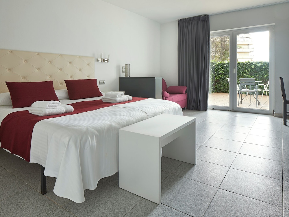 Family, 1 Queen and 1 Single Bed, Ground Floor