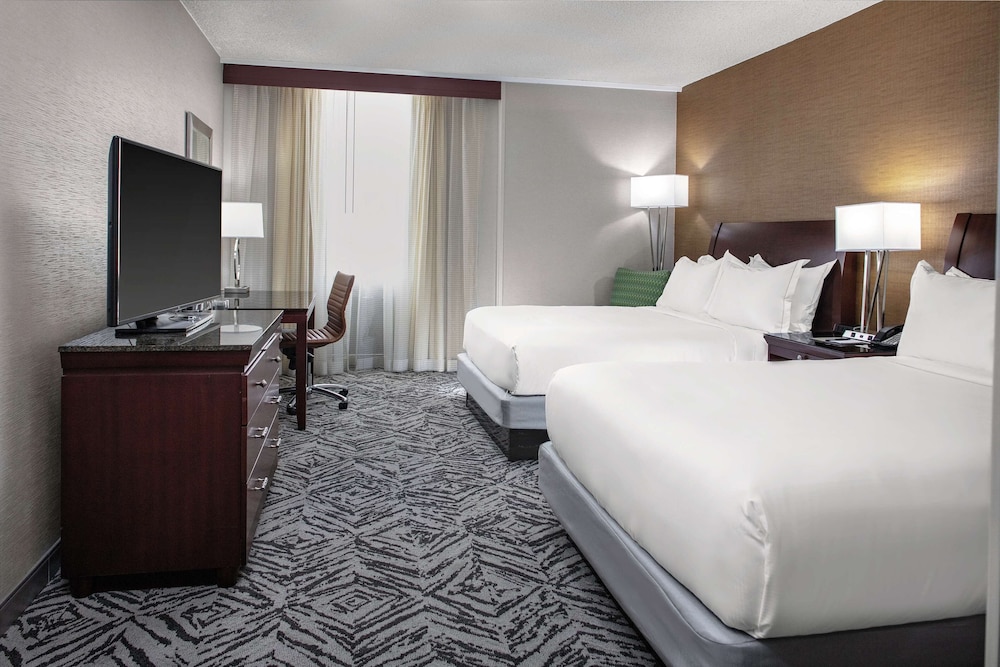 DELUXE, 2 QUEEN BEDS