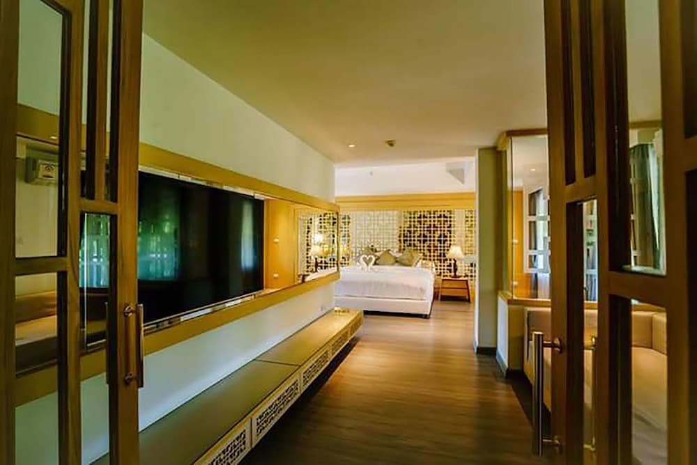 Moon Dragon Hotel 38/63