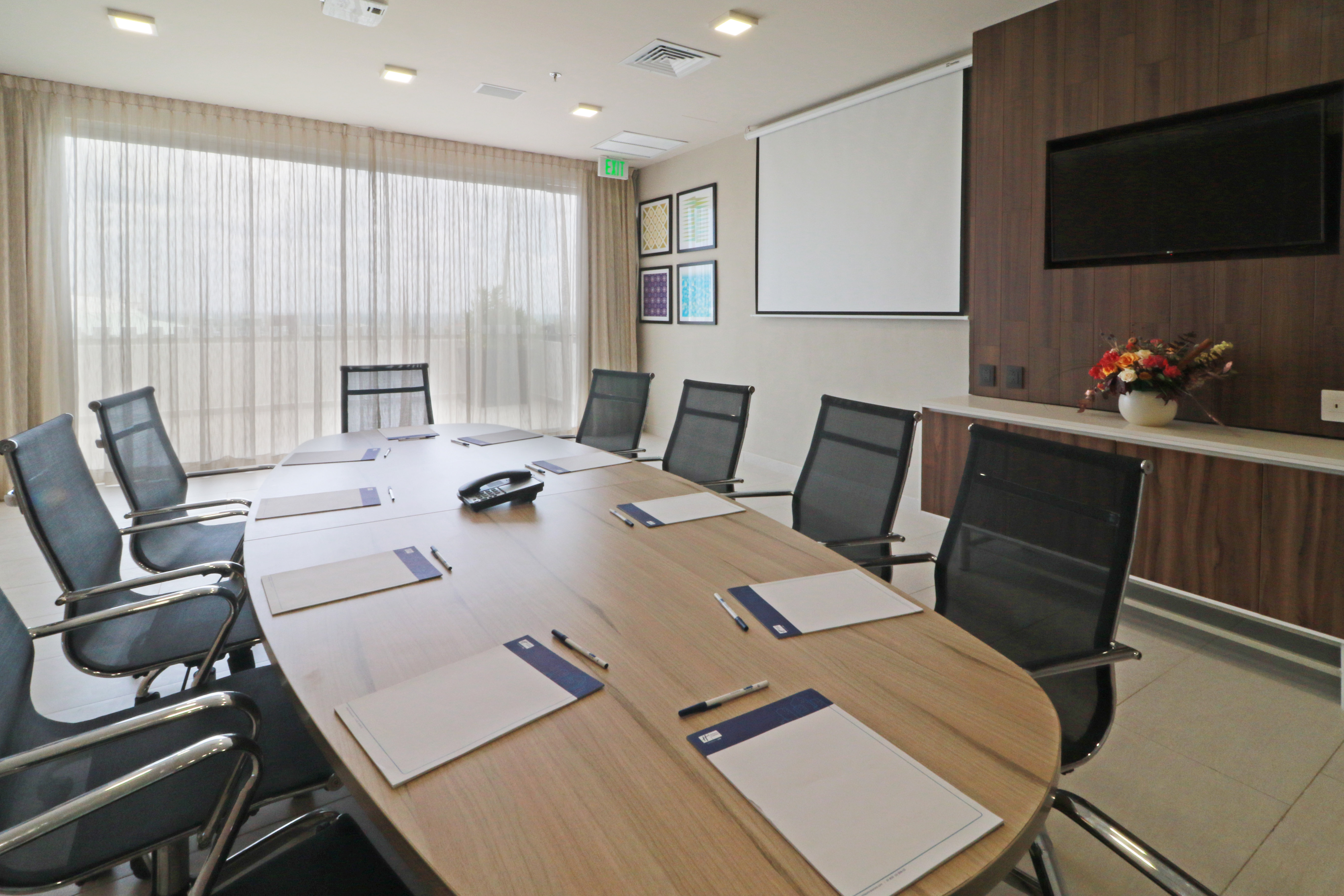 Holiday Inn Express And Suites Playa Del Carmen 65/74