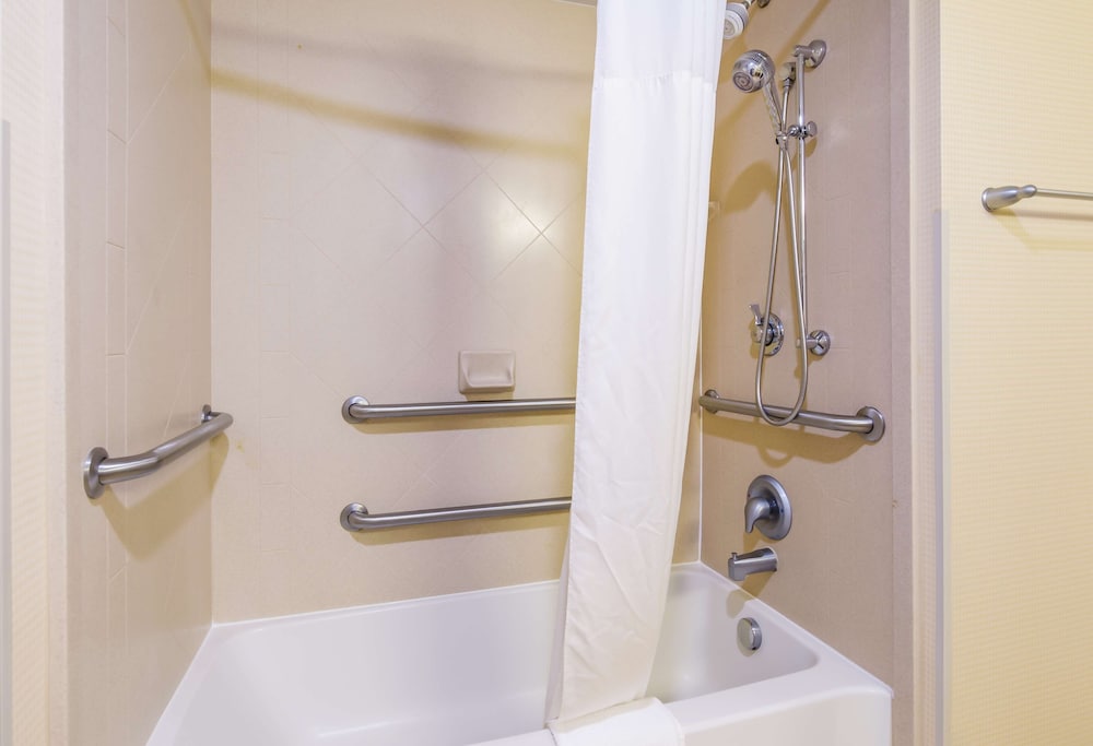 Hampton Inn Galax 13/34