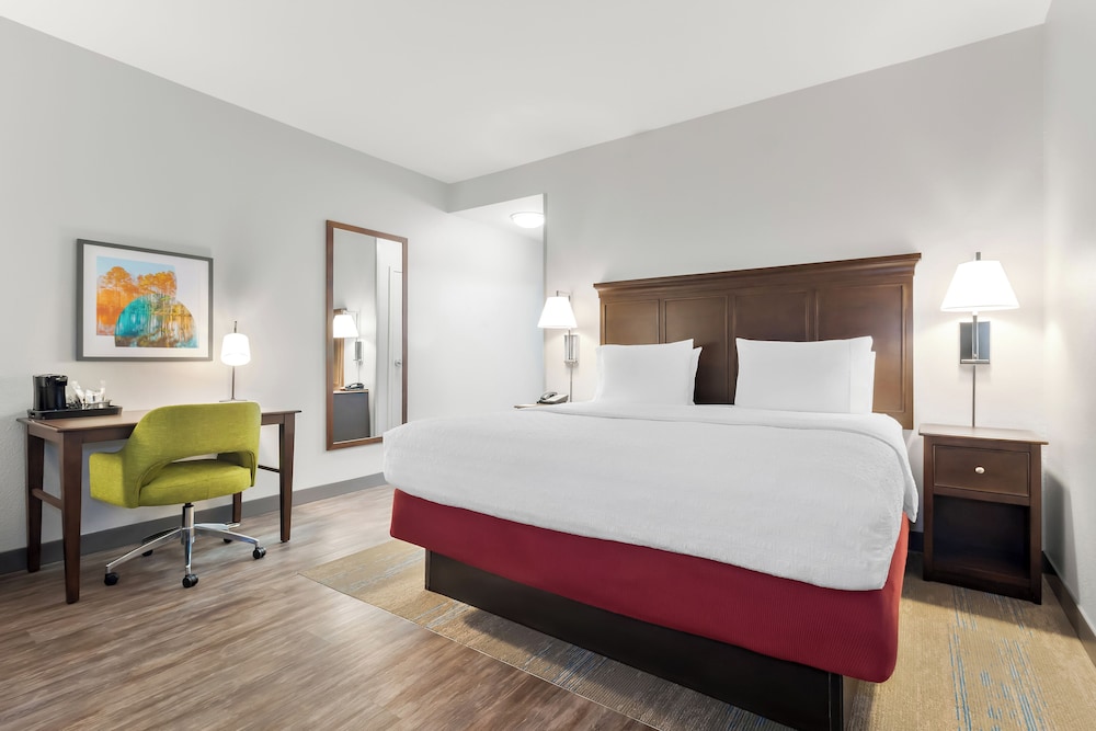 Studio, King Bed, Kitchenette