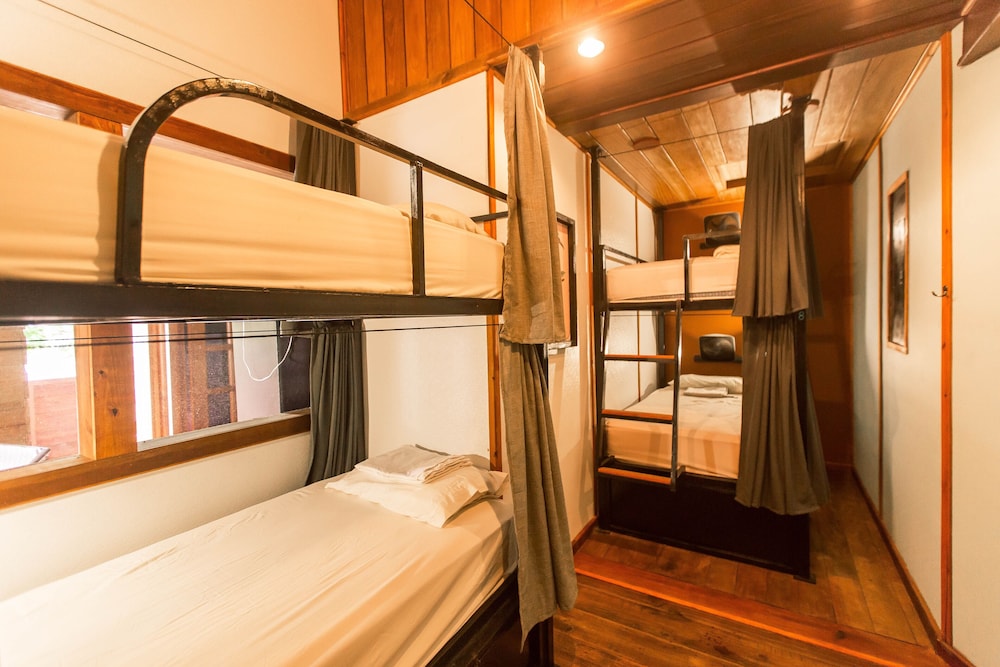 Private, Mixed Dorm, 4 Beds