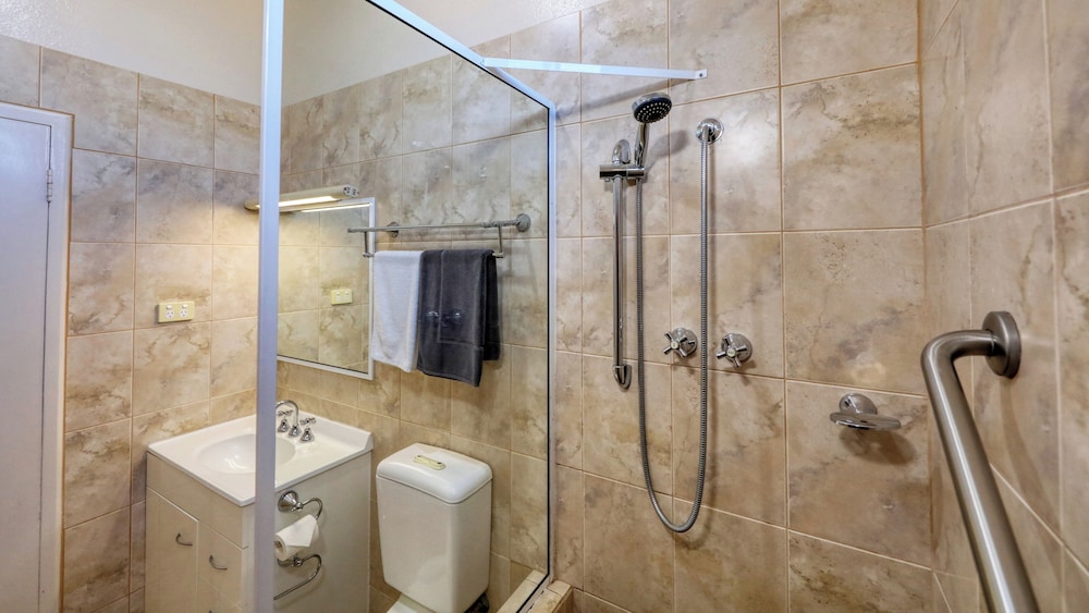 SILVER HAVEN MOTOR INN 39/41