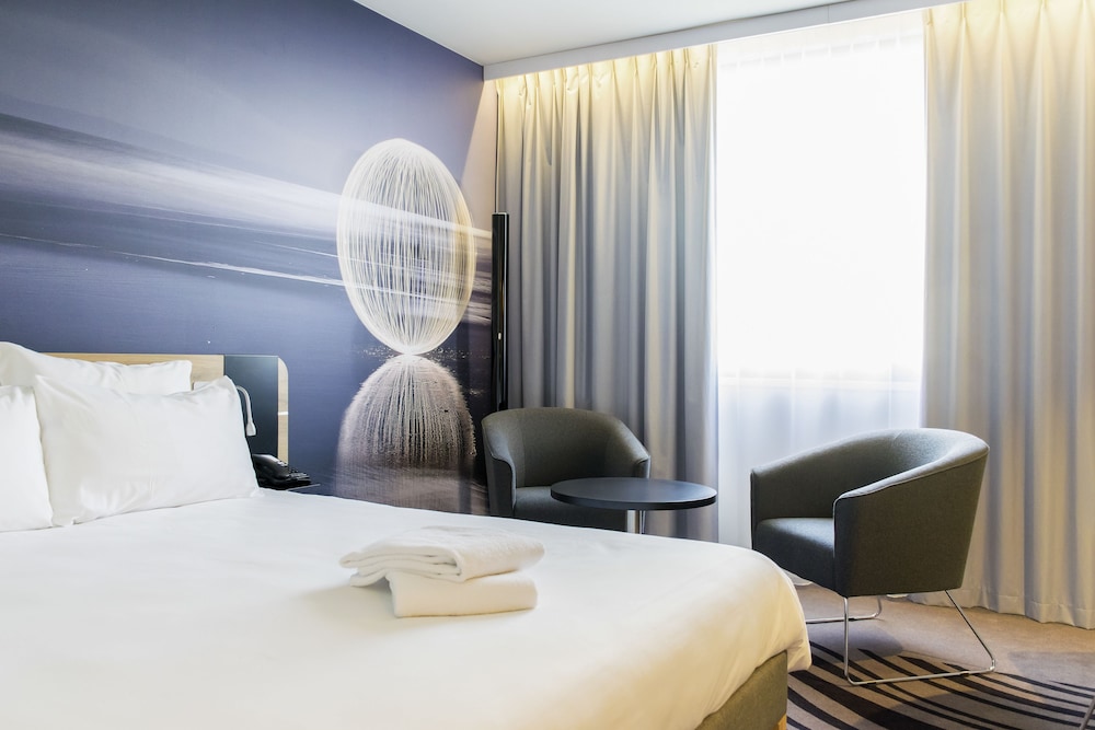 NOVOTEL LIMOGES LE LAC 25/72
