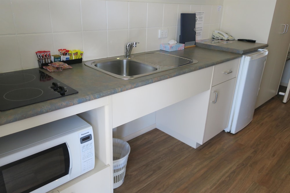Caboolture Central Motor Inn 35/39