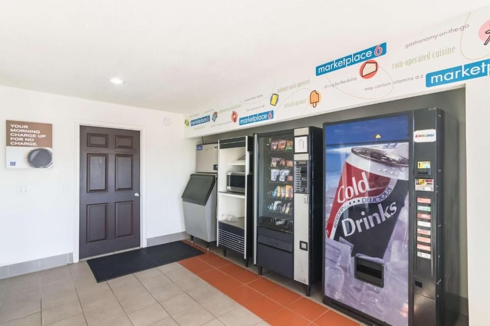 Motel6 Wichita Falls, TX - North 8/63