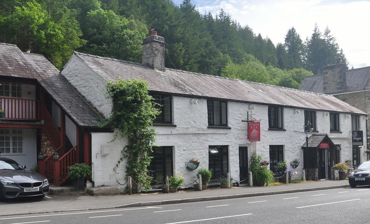 The Dragon Hotel and Restaurant 14/17