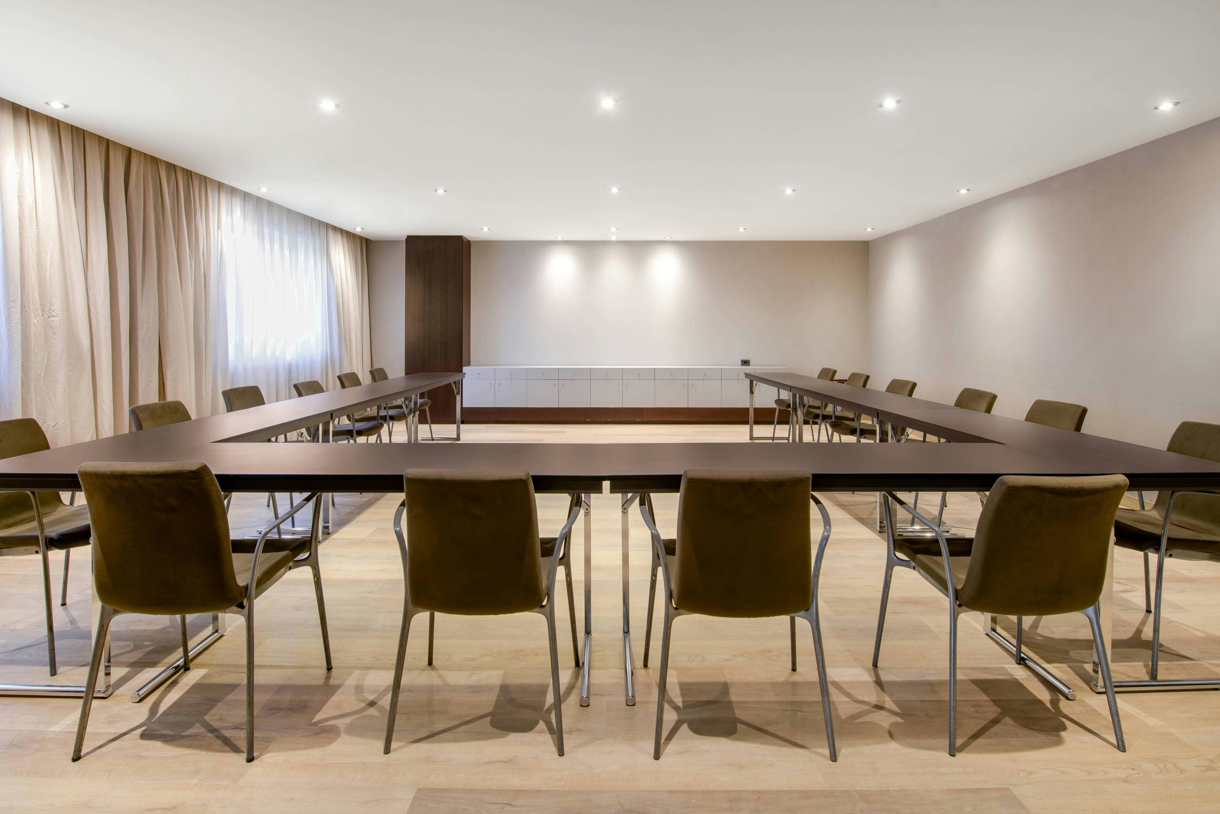 Ac Hotel Tarragona 36/43