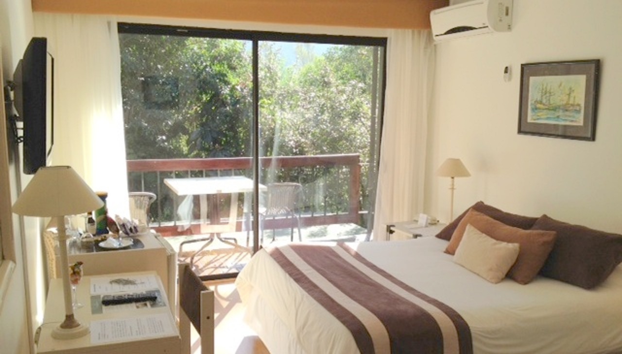 Hotel Acacias De Vitacura 6/17