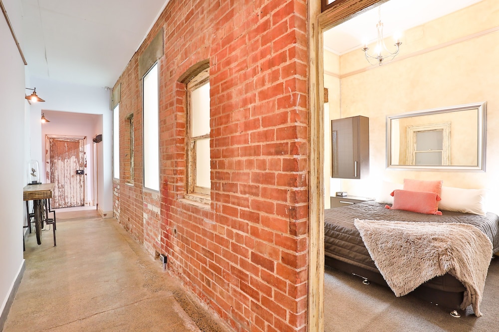 INDULGE APARTMENTS - EIGHTH STREET 16/16