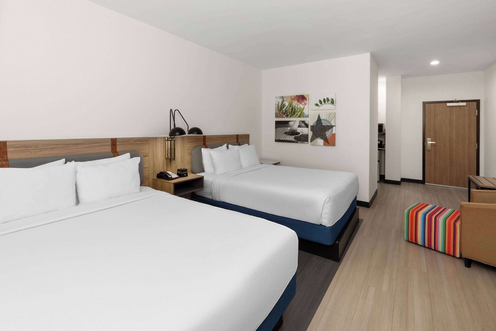 ROOM, 2 QUEEN BEDS, ACCESSIBLE