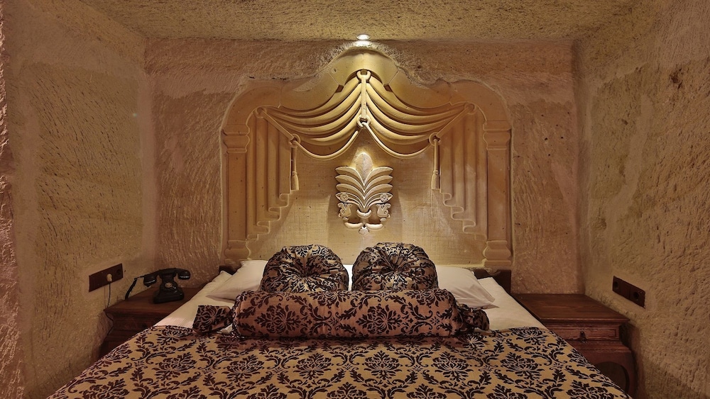 Phocas Cave Suites 29/71