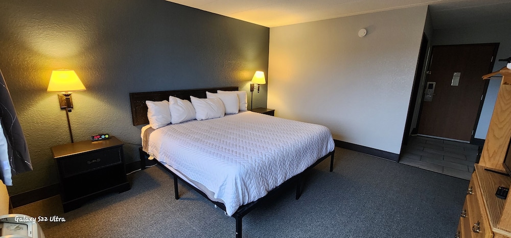 Days Inn Sheboygan the Falls 10/41