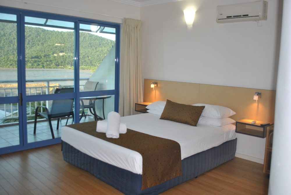Coral Sea Vista Apartments 21/58