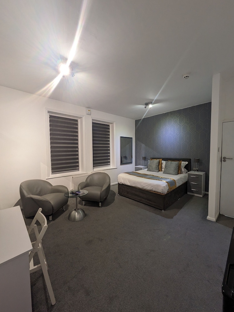 Hotel 33 38/50