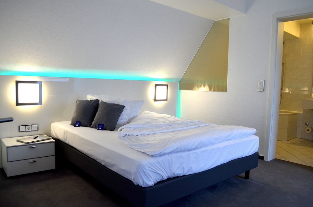 Weber Hotel Mannheim 4/24