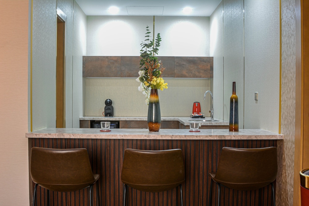 فندق ريدويفز(Redwaves Hotel) 40/47