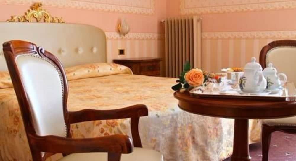 Hotel Villa Del Sogno 66/77