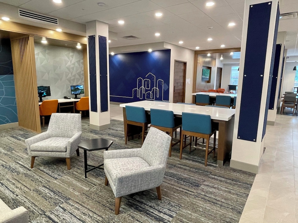 Holiday Inn Express & Suites Ft. Smith Airport, an IHG Hotel 47/75