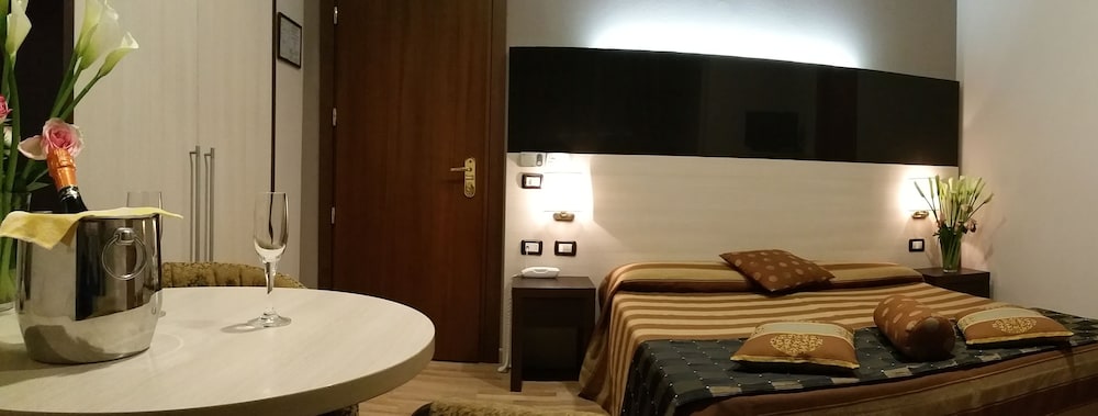 Hotel Flora 30/50