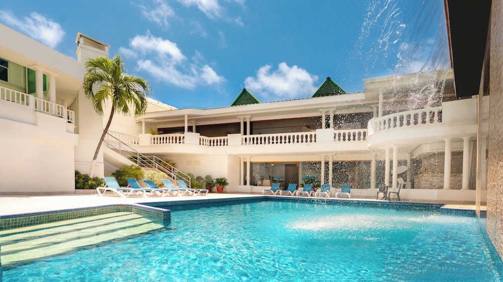 Hotel Las Americas 10/63