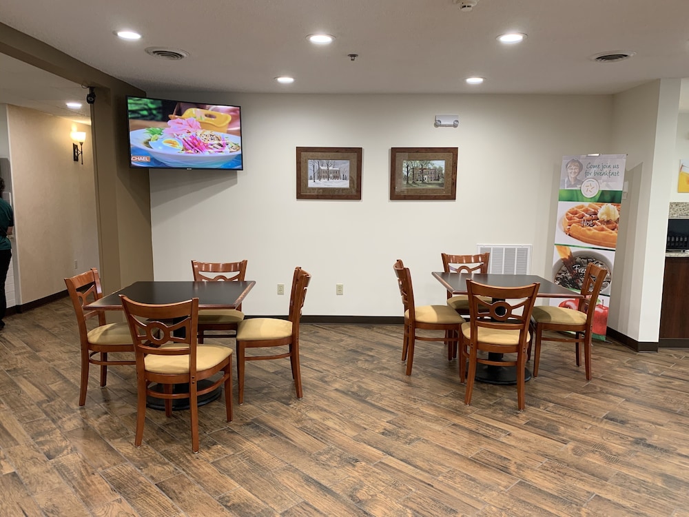 Quality Inn & Suites Prestonsburg next to Mountain Arts Center 32/42