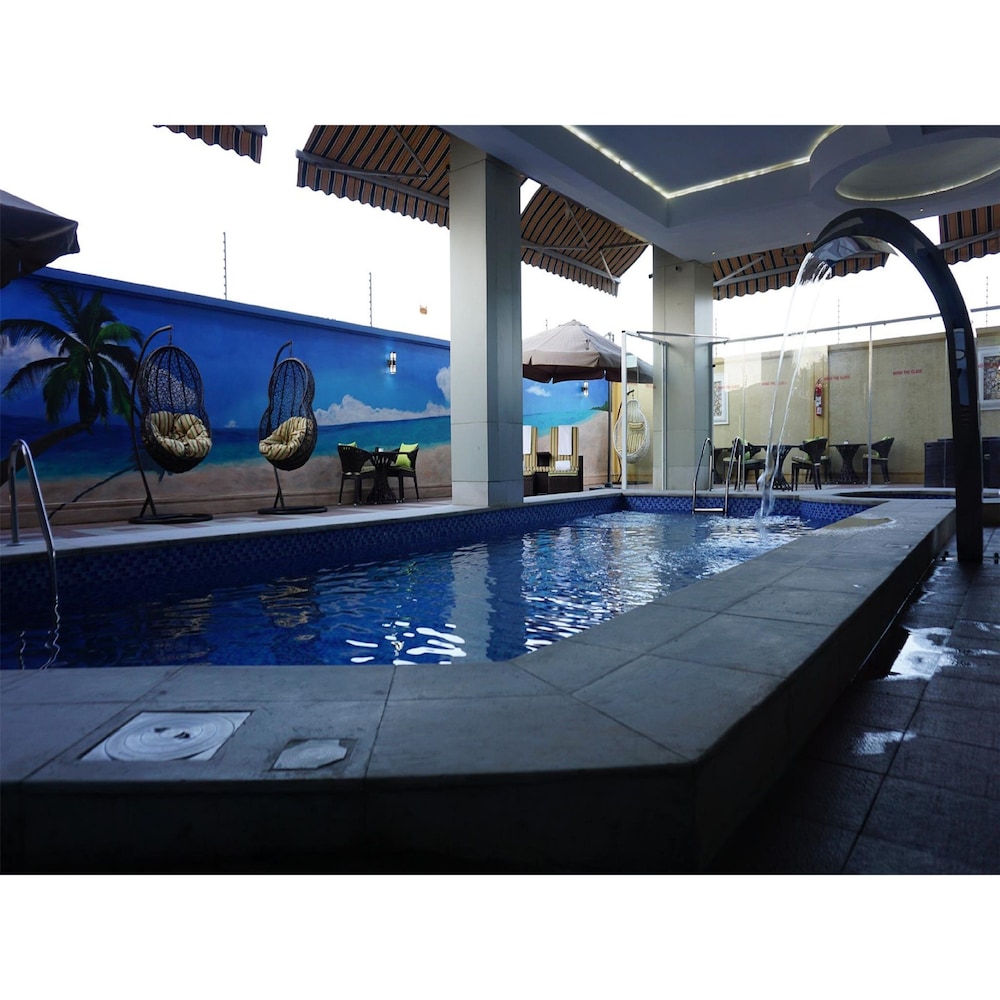 Pearlwort Hotel and Suites 22/45