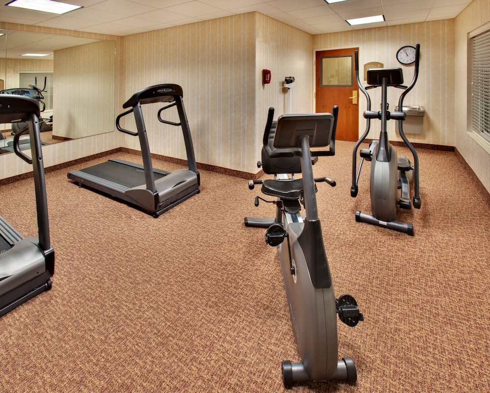 Holiday Inn Express Hotel And Suites Brookings 35/66