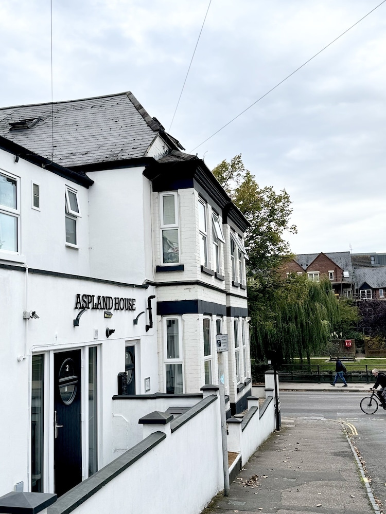 Riverside Hotel Bed and Breakfast 3/48