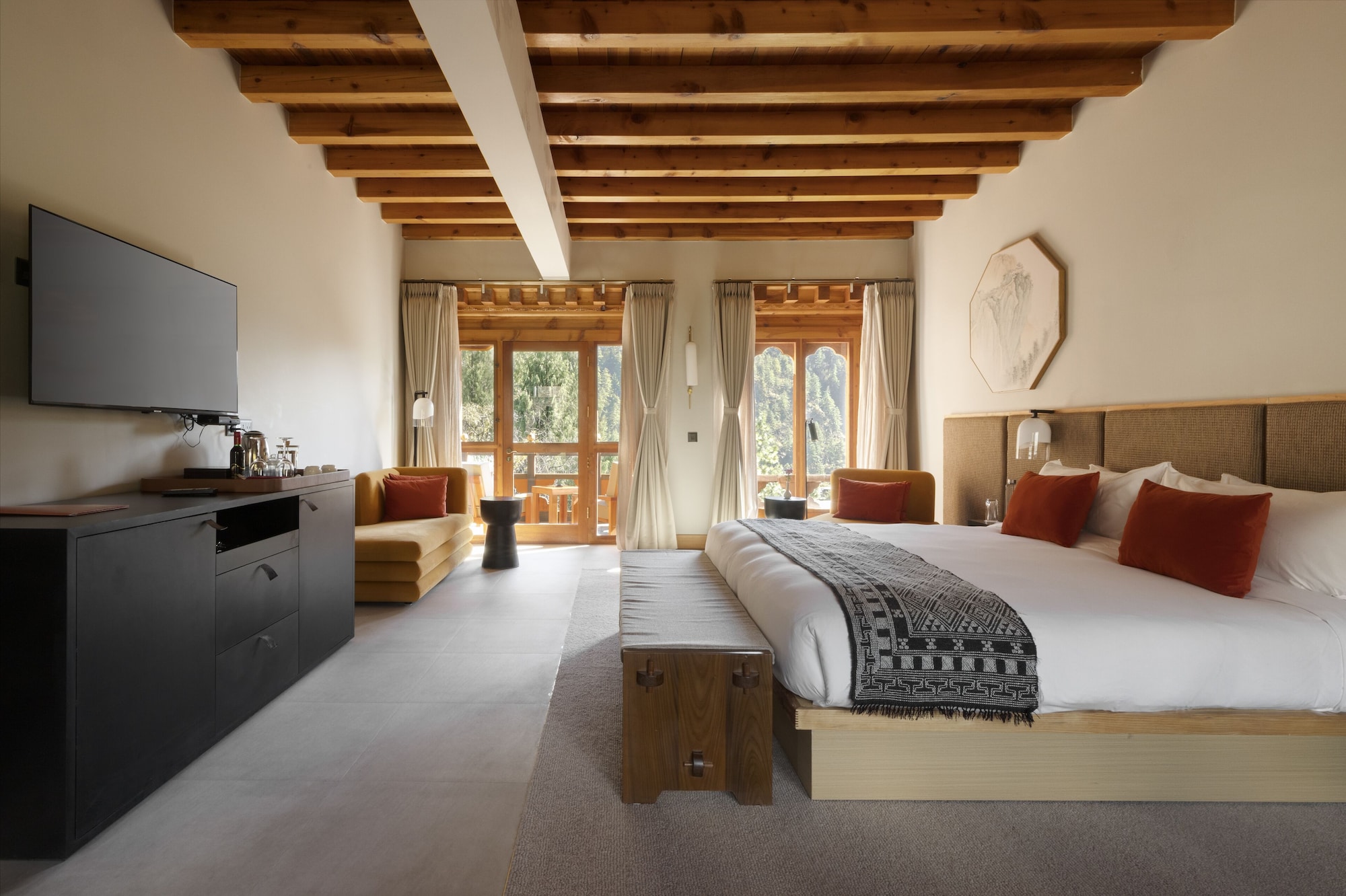 JUNIOR SUITE, KING BED, VALLEY VIEW