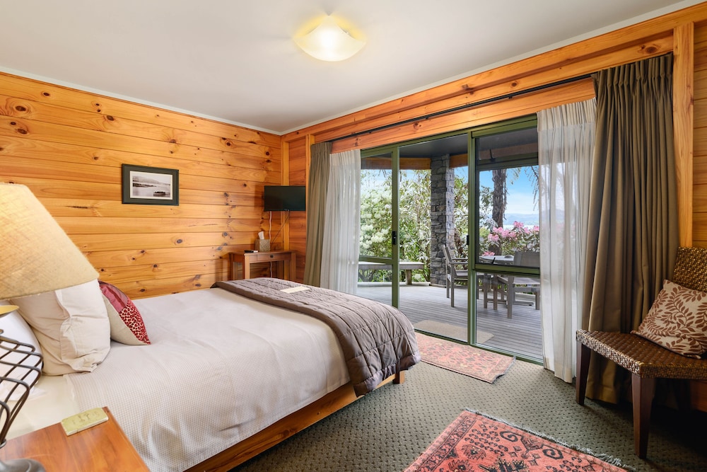 Koura Lodge 16/63