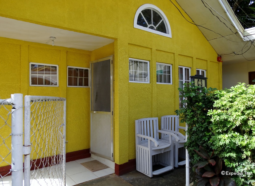 D Lucky Garden Inn 3/48