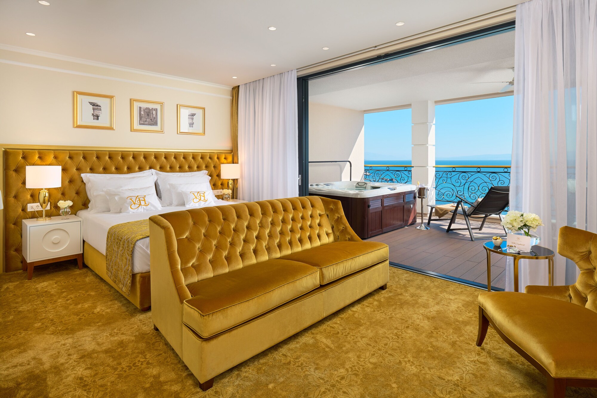 LUXURY, SUITE, SEA FRONT, JETTED TUB, BALCONY